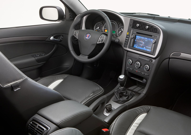 2011-Saab-9-3-interior.jpg