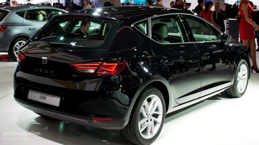 paris-2012-all-new-seat-leon-live-photos-1080p-4.jpg