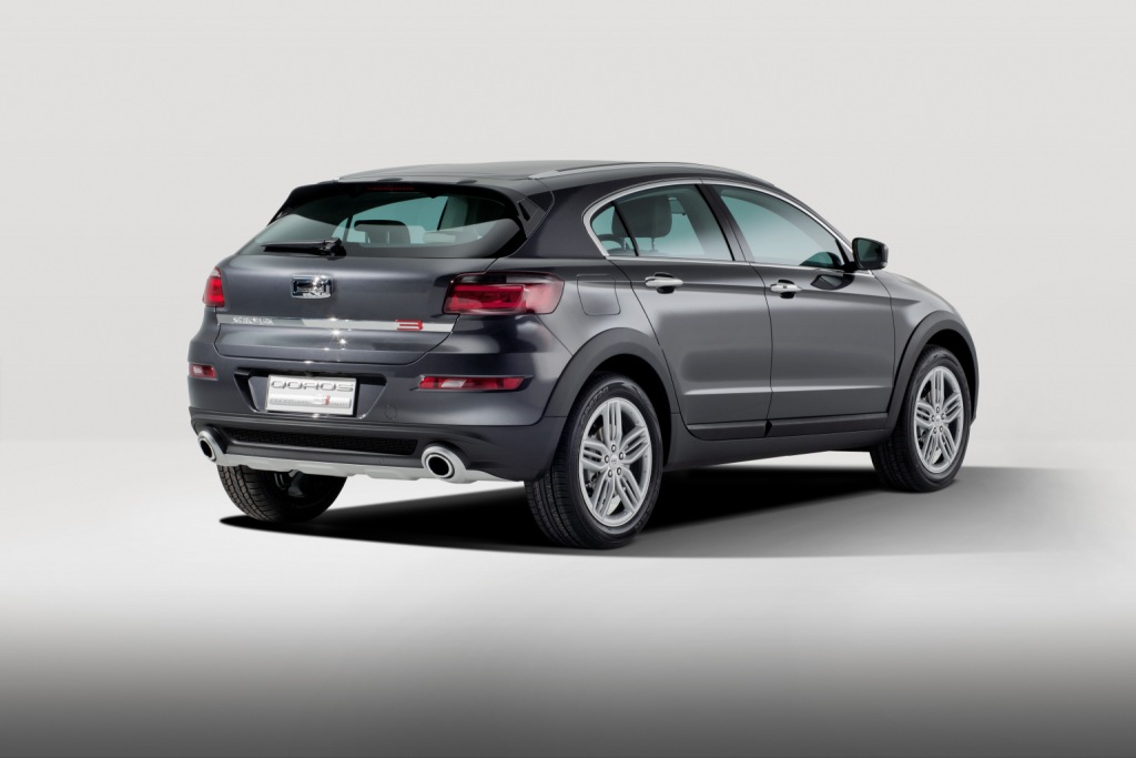 Qoros-3-Cross-Hybrid-Concept-rear-qtr.jpg