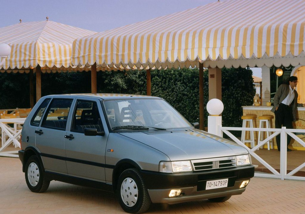 fiat-uno-70-sx-ie-01.jpg