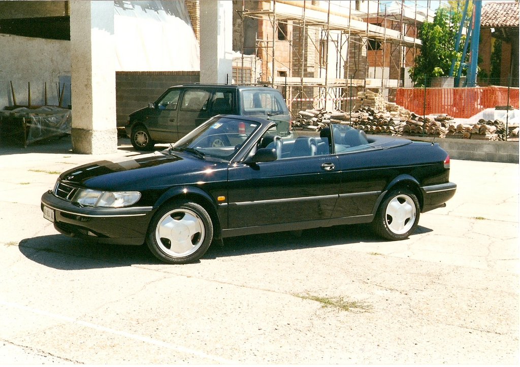 Saab 900 Cabrio Turbo SE 185cv.jpg